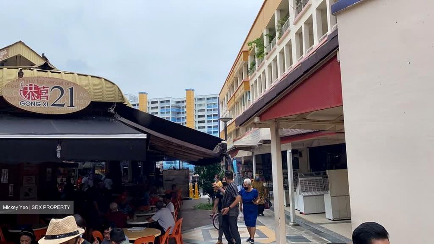 Tampines Street 21 (D18), Shop House #566358661